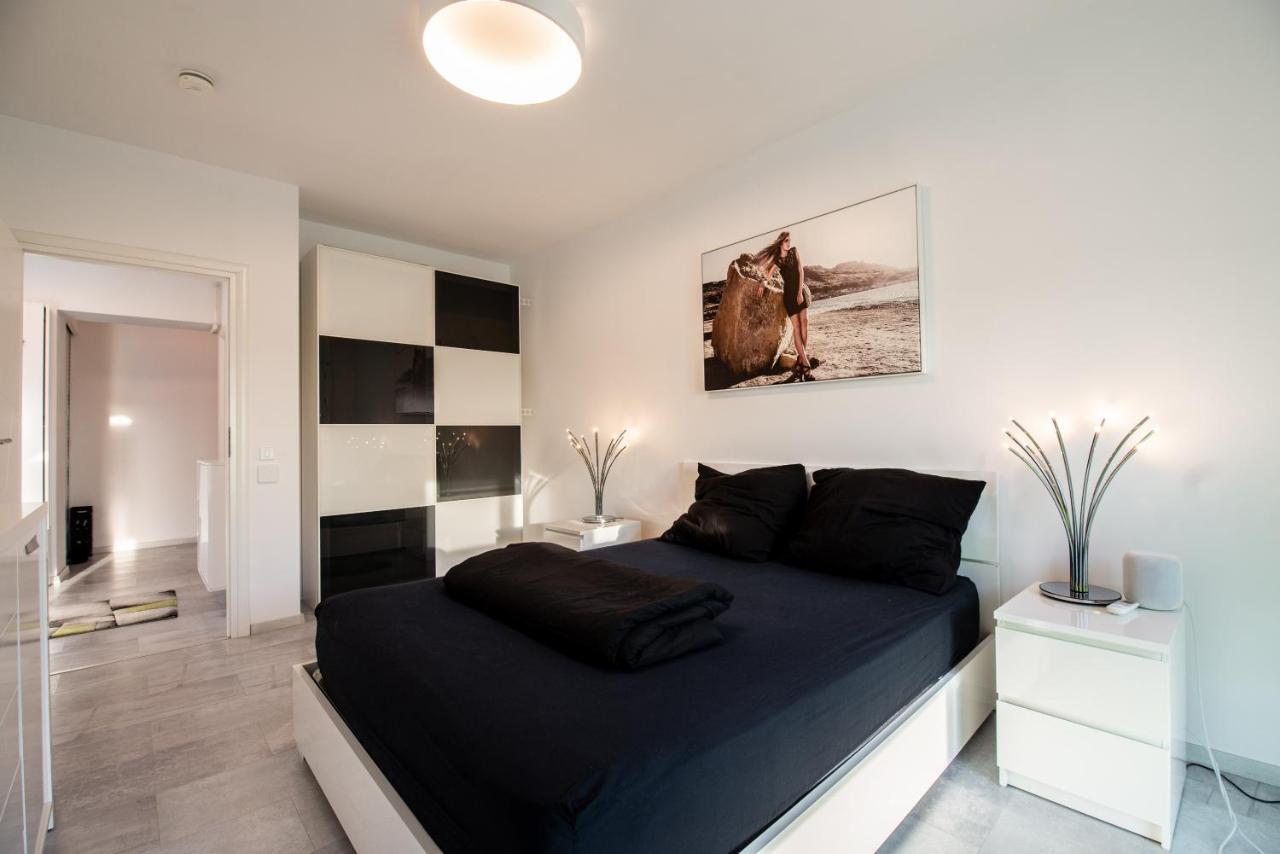 Luxury Westpark 2 Residence With Lake View Bucureşti Eksteriør bilde