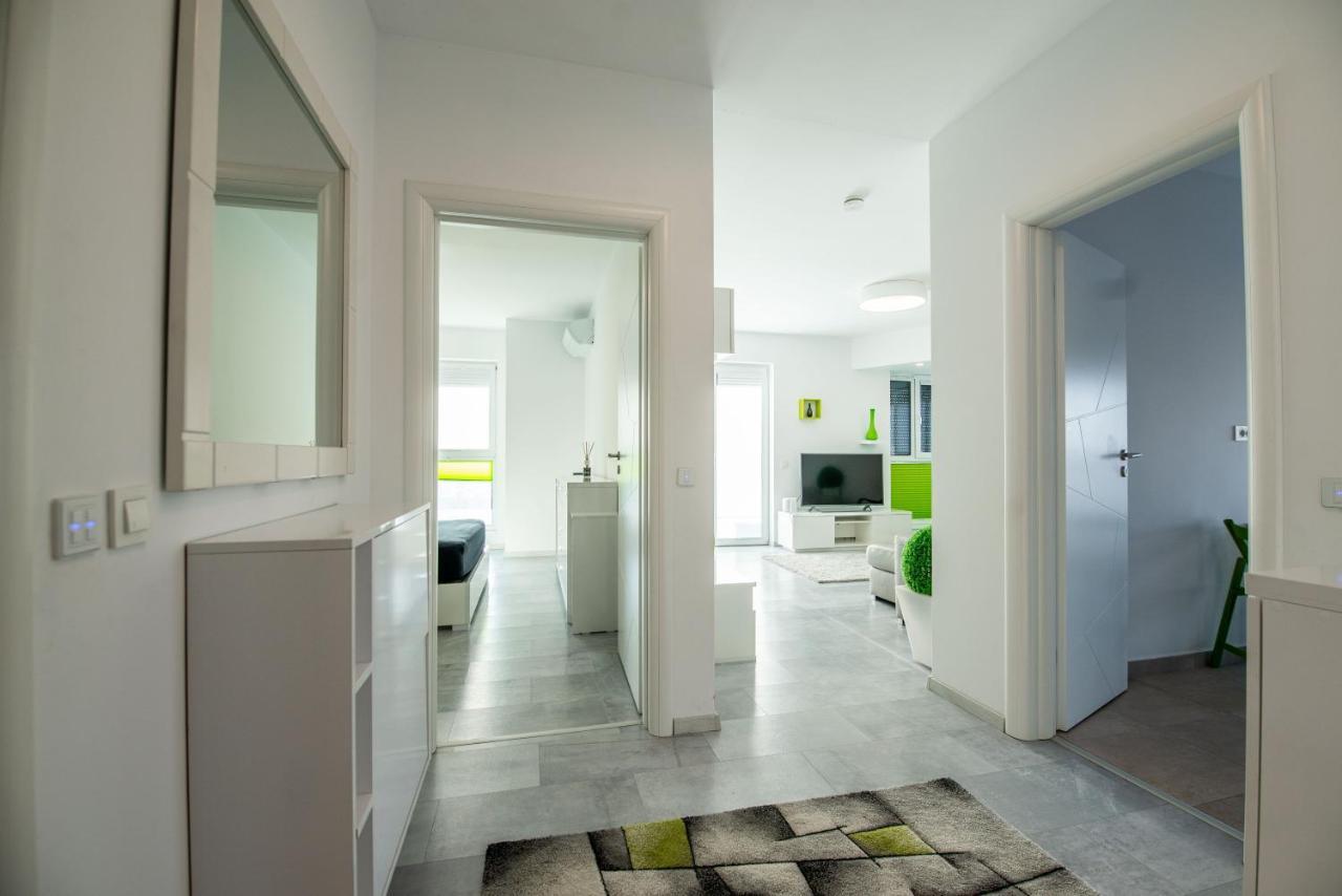 Luxury Westpark 2 Residence With Lake View Bucureşti Eksteriør bilde