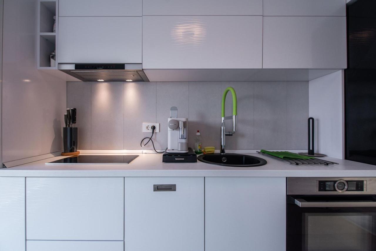 Luxury Westpark 2 Residence With Lake View Bucureşti Eksteriør bilde